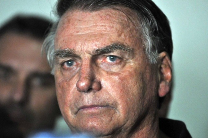 Bolsonaro questiona prisão de Braga Netto em postagem nas redes sociais "Como alguém, hoje, pode ser preso por obstruir investigações já concluídas?", questionou Bolsonaro