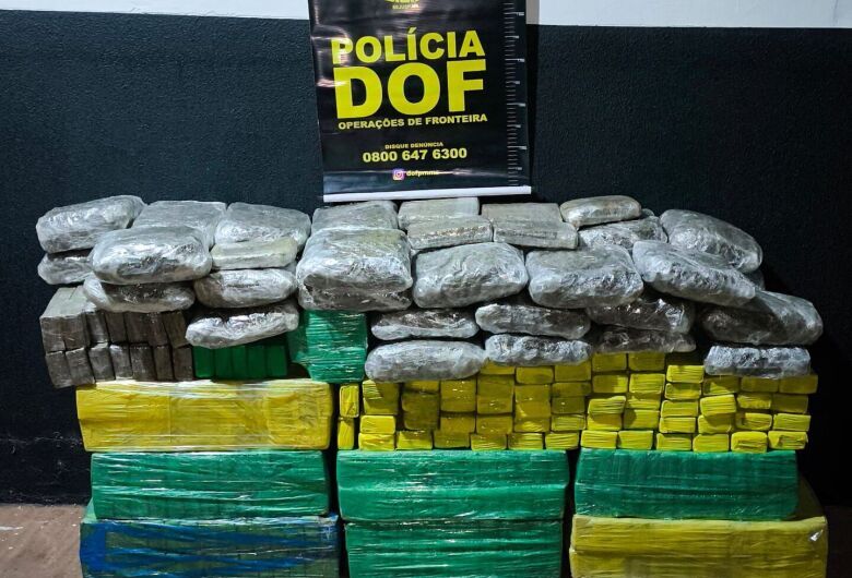 Dupla é presa com quase 300 quilos de drogas durante bloqueio na fronteira